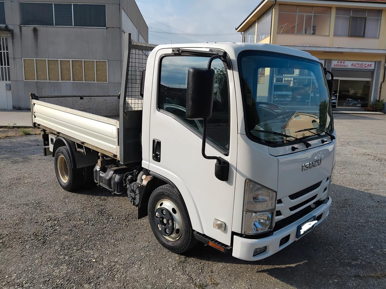 ISUZU 1.9 RIBALTABILE TRILATERALE KM 28.688 EURO 6