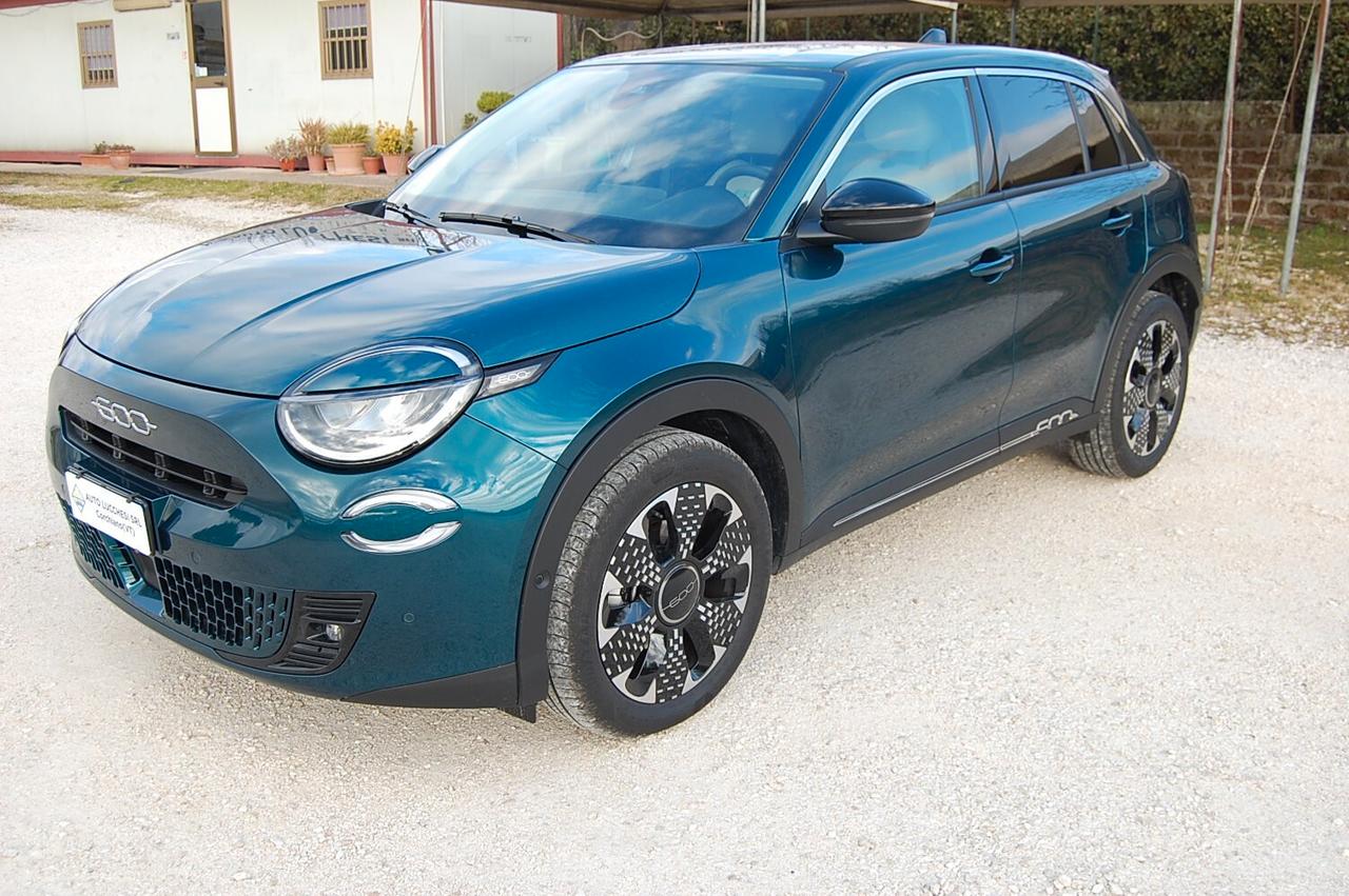 Fiat 600 Hybrid DCT MHEV La Prima