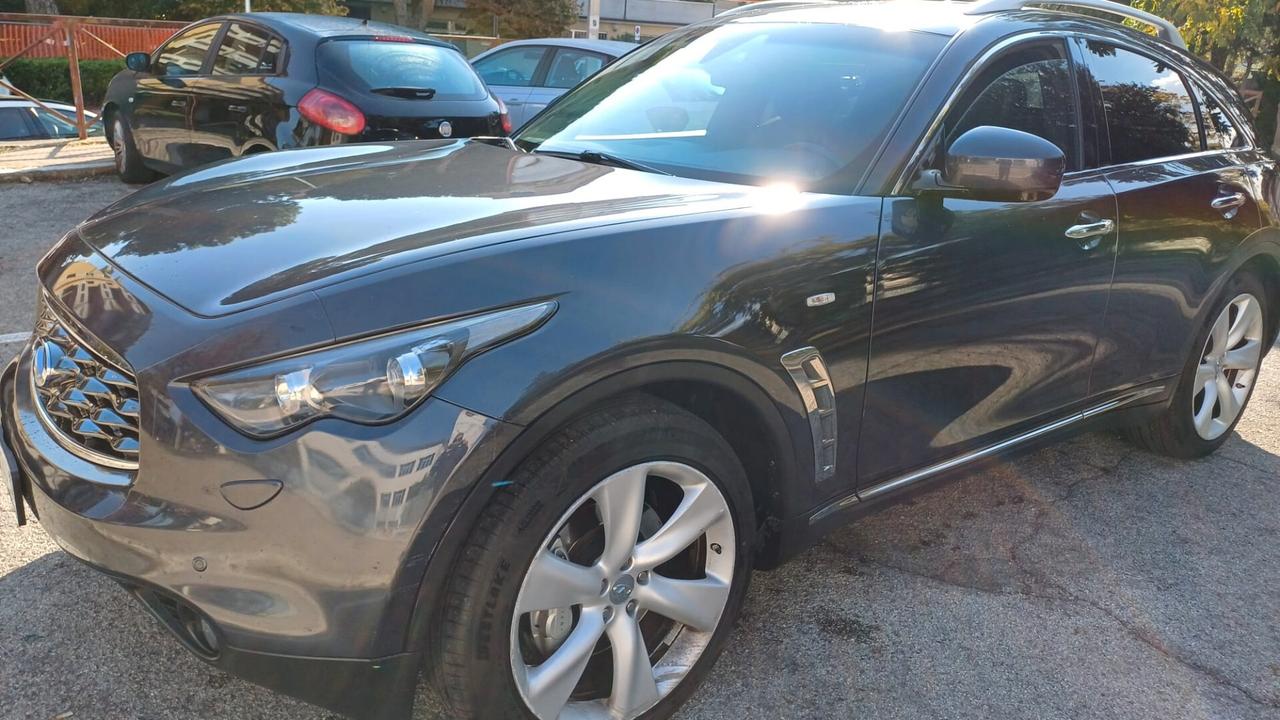 Infiniti FX30d S Premium