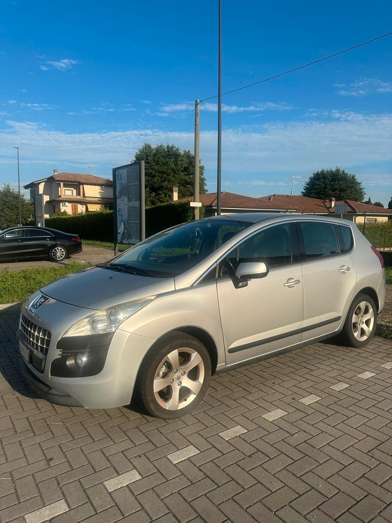 Peugeot 3008 1.6 HDi 110CV cambio robotizzato Premium