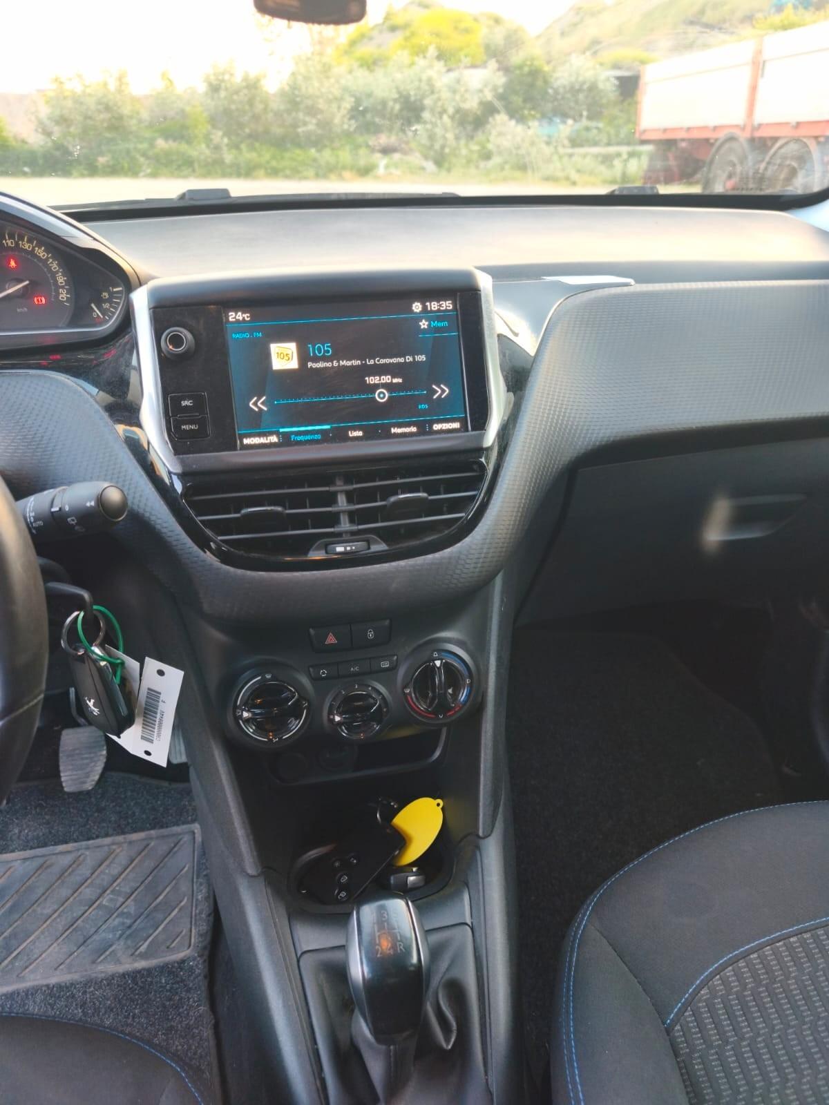 Peugeot 208 2019----1.2 Benzina Neopatentati