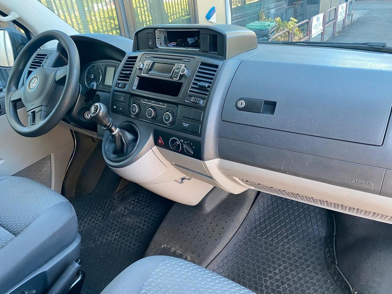 Volkswagen T5 Caravelle 7 POSTI -TAGLIANDI VW - GARANZIA