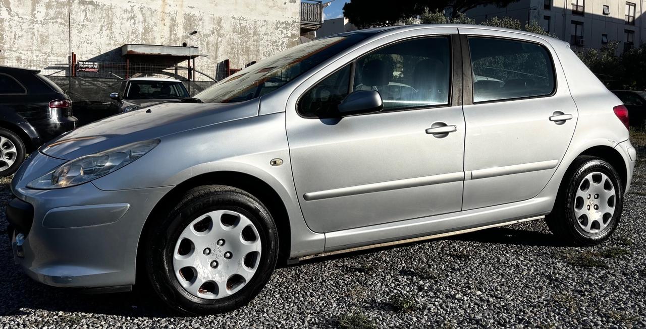 Peugeot 307 1.6 16V HDi 90CV 5p. XT