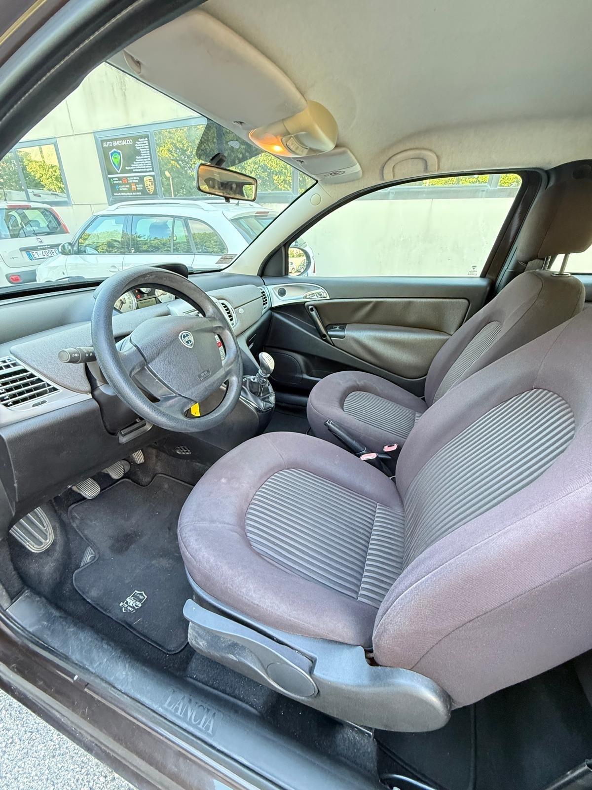 Lancia Ypsilon 1.2 Versus