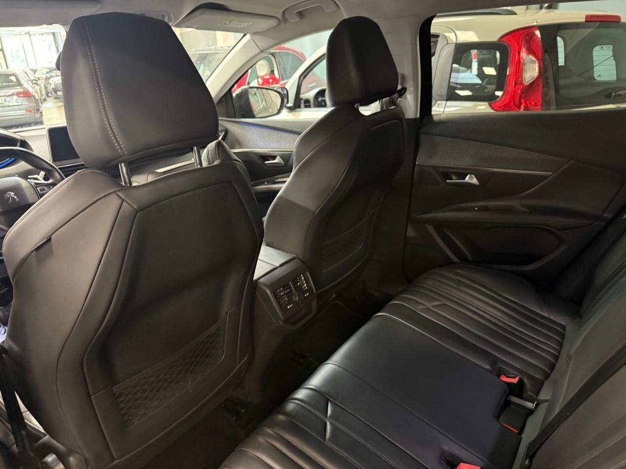 Peugeot 3008 BlueHDi 130 S&S Allure EAT8