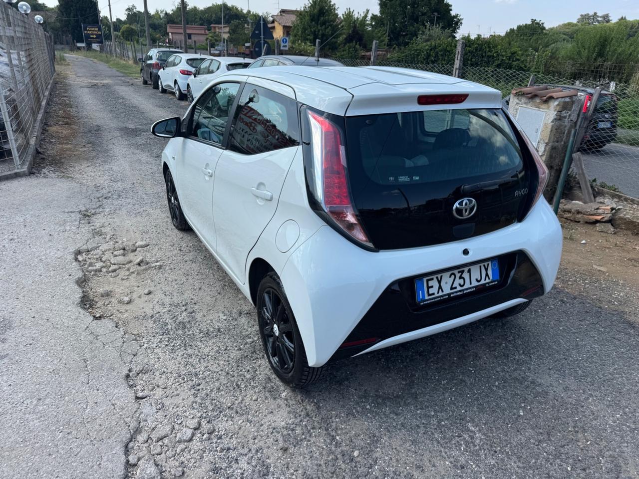 Toyota Aygo 1.0 VVT-i 69 CV 5 porte x-clusiv MMT