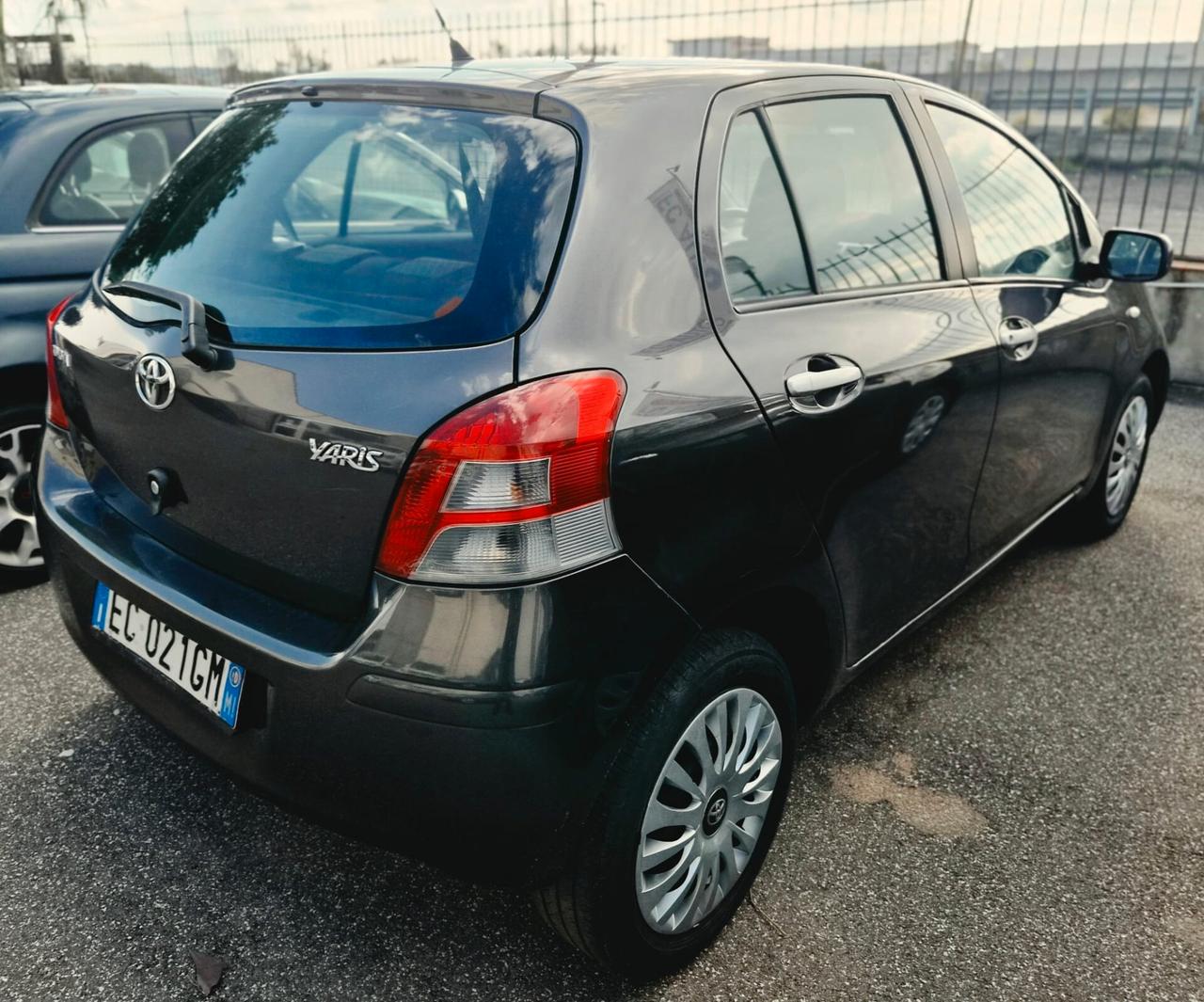 Toyota Yaris 1.3 5P Sol