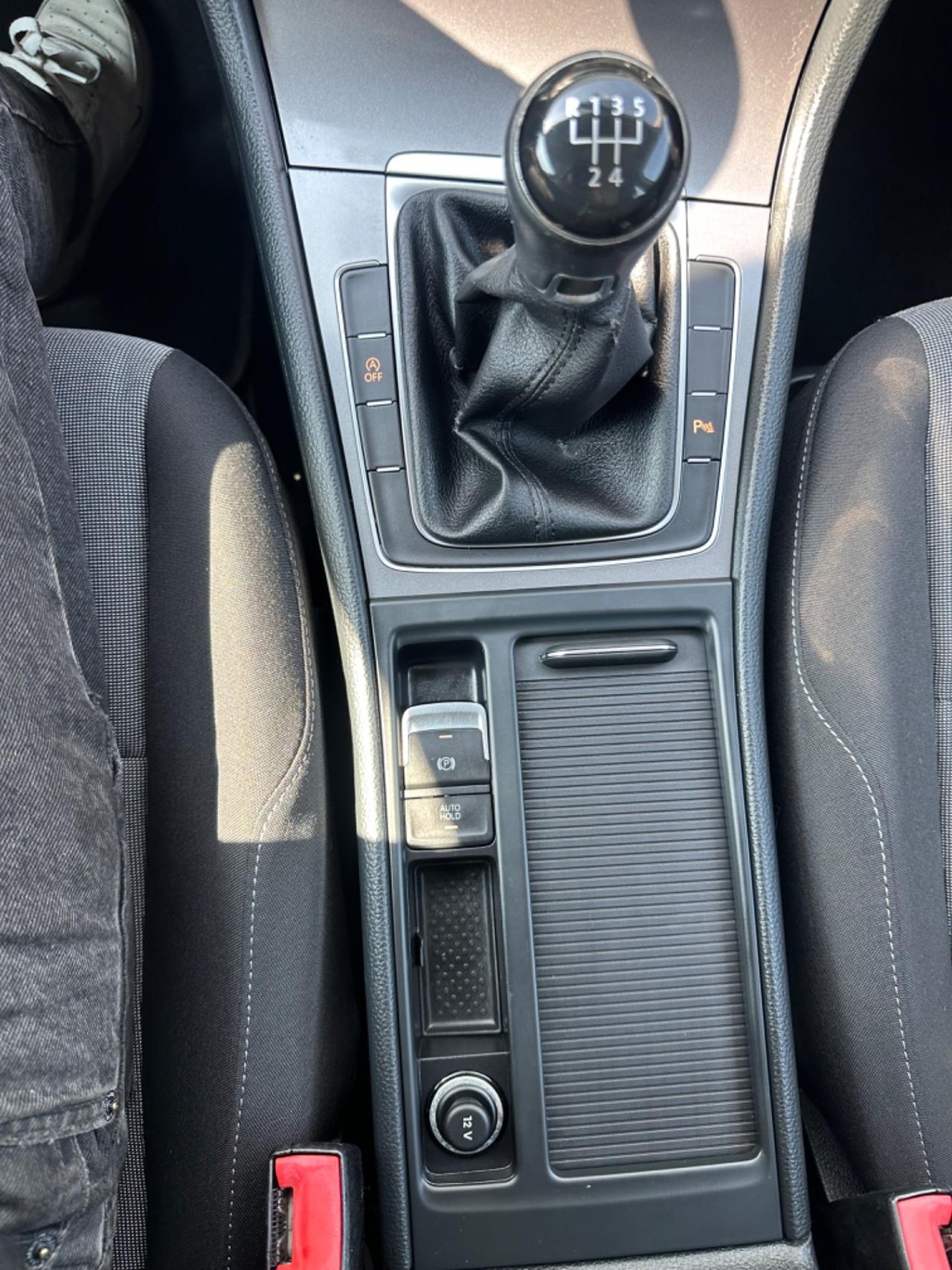 Volkswagen Golf 1.6 TDI ADATTA A NEOPATENTATI