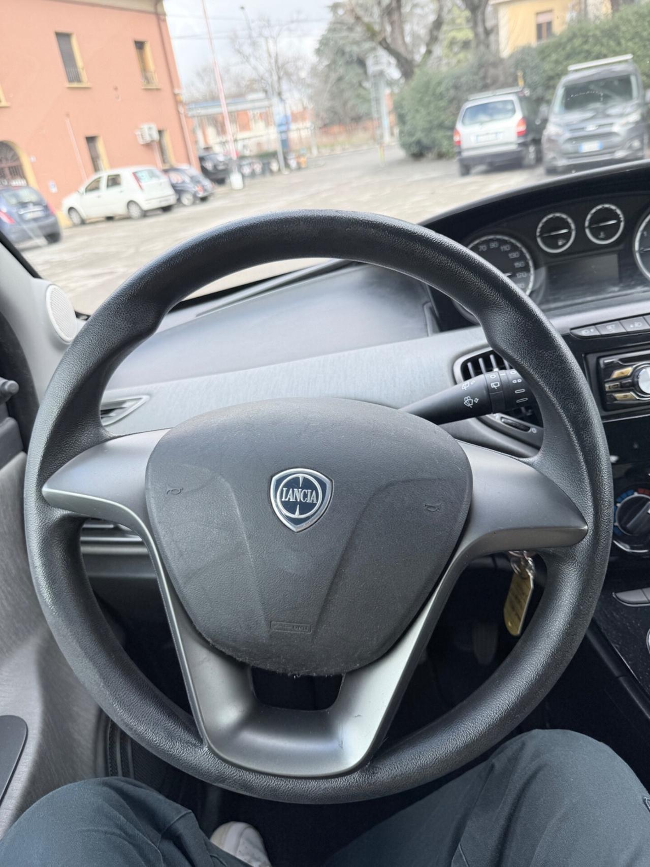 Lancia Ypsilon 1.2 69 CV 5 porte GPL Ecochic Gold