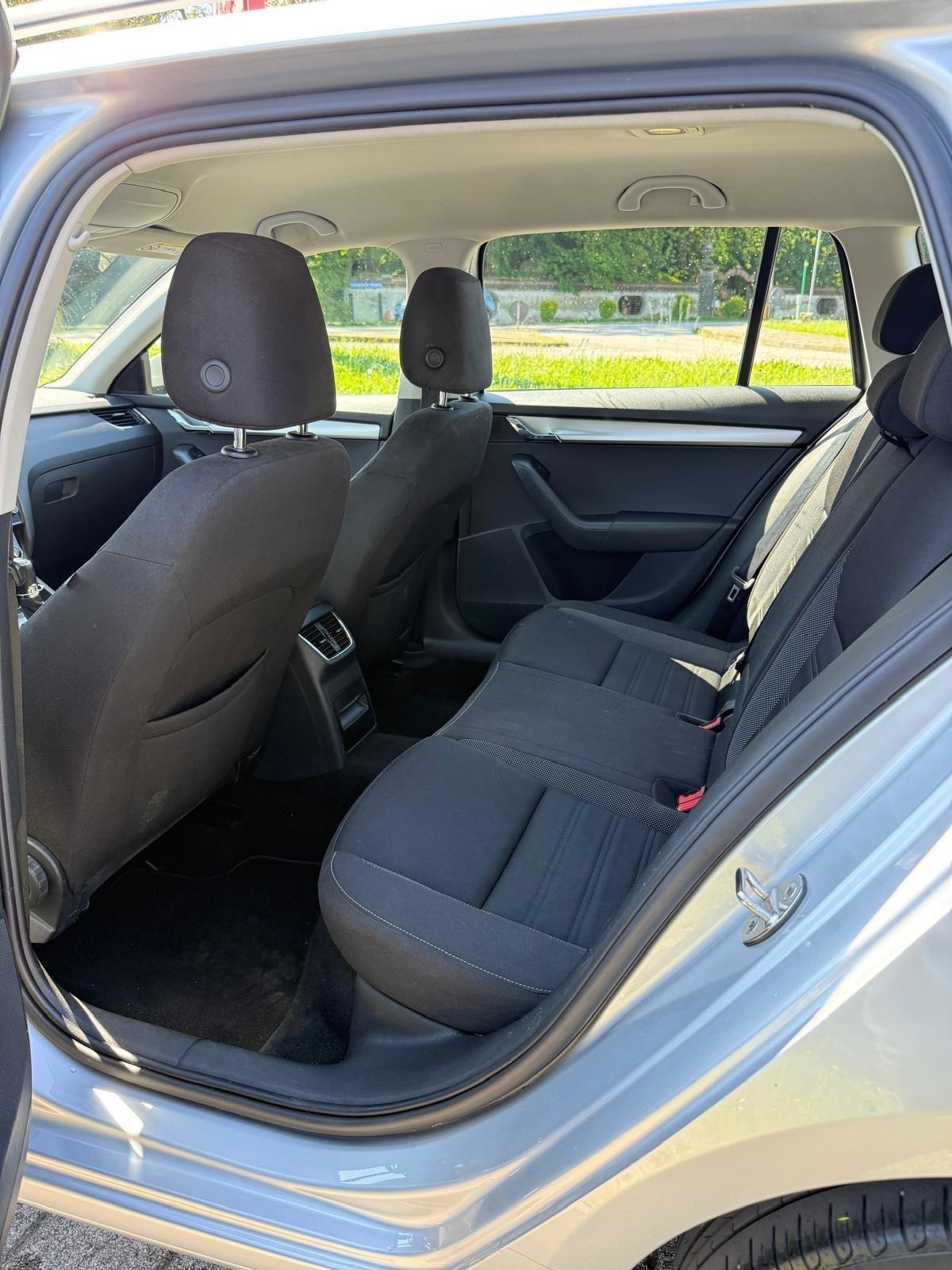 Skoda Octavia 1.6 TDI SCR 115 CV DSG Wagon Style