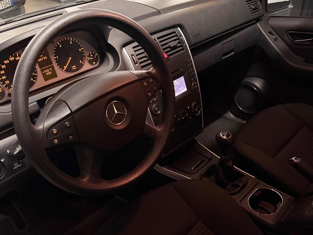 FANTASTICA MERCEDES CLASSE B UNICO PROPRIETARIO CON 86.735 KM
