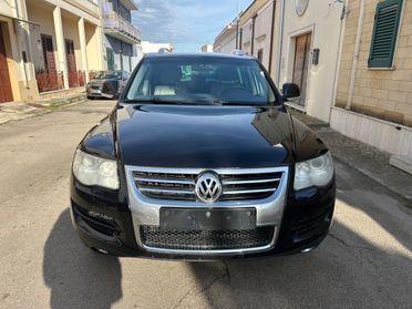 Volkswagen Touareg 3.0/240CV V6 TDI DPF tip. Exclusive