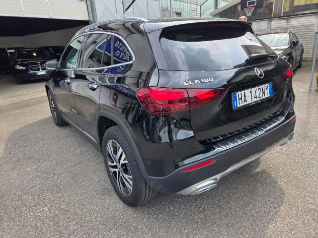 MERCEDES-BENZ GLA 180 Automatic Progressive Advanced Plus