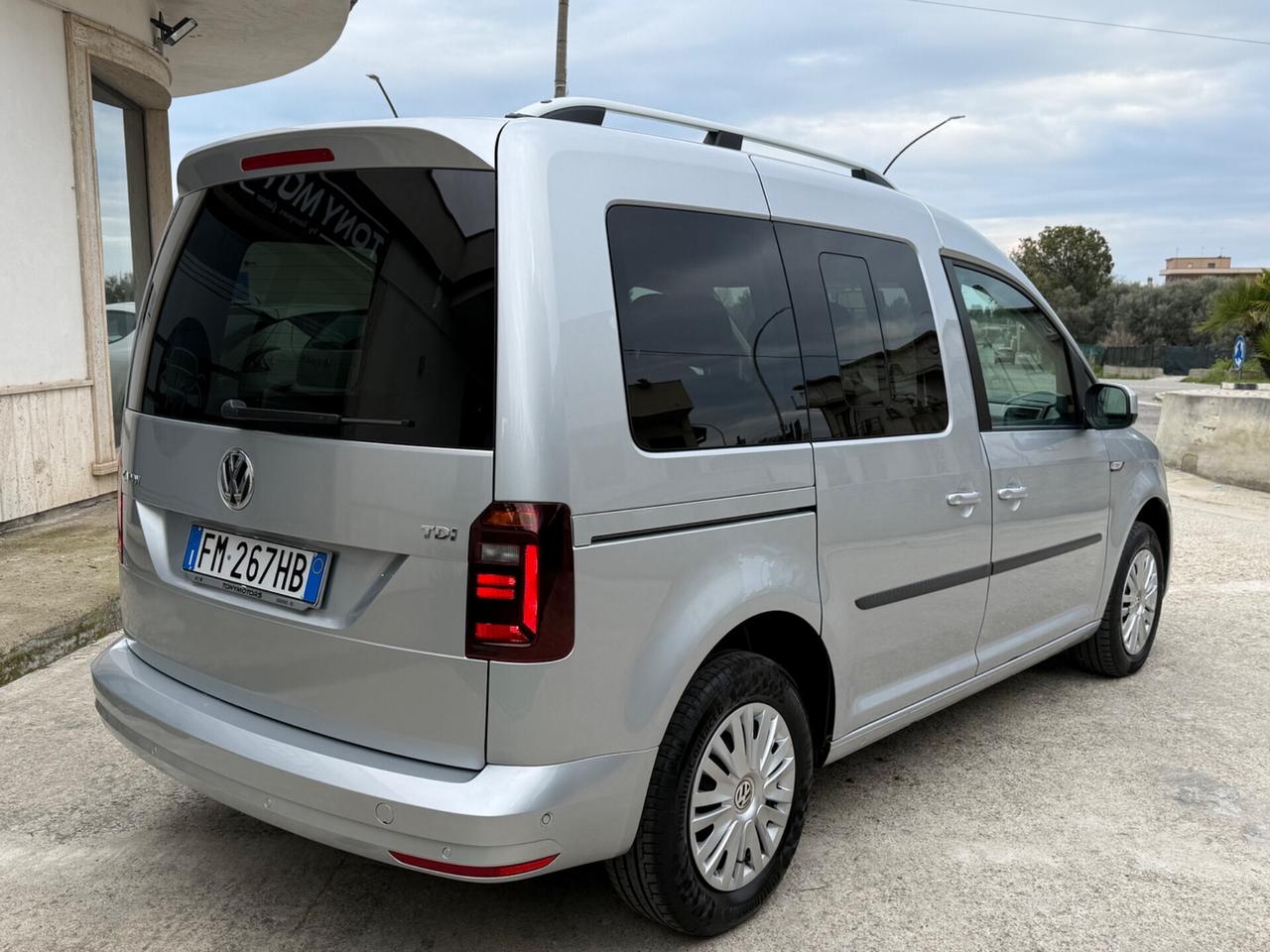 Volkswagen Caddy 2.0 TDI 102 CV DSG Highline