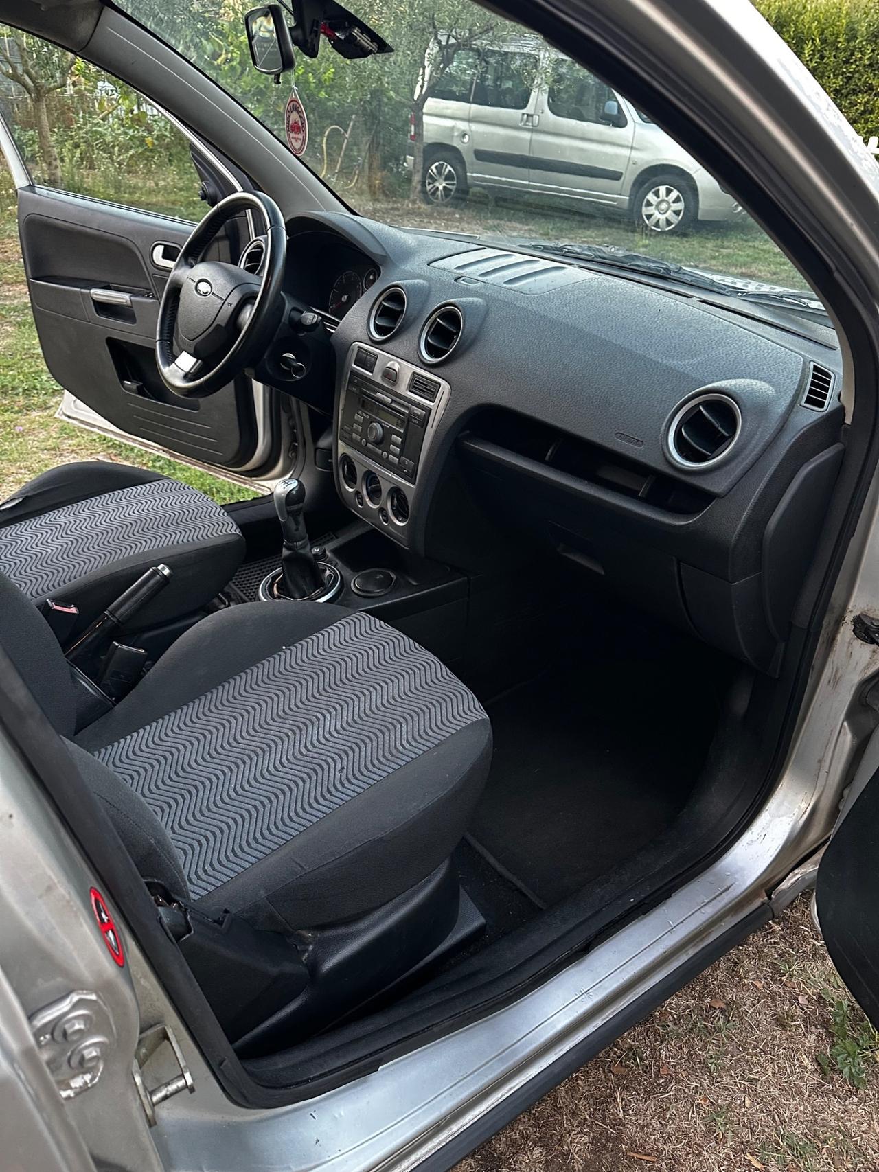 Ford Fusion 1.6 TDCi 5p. Collection