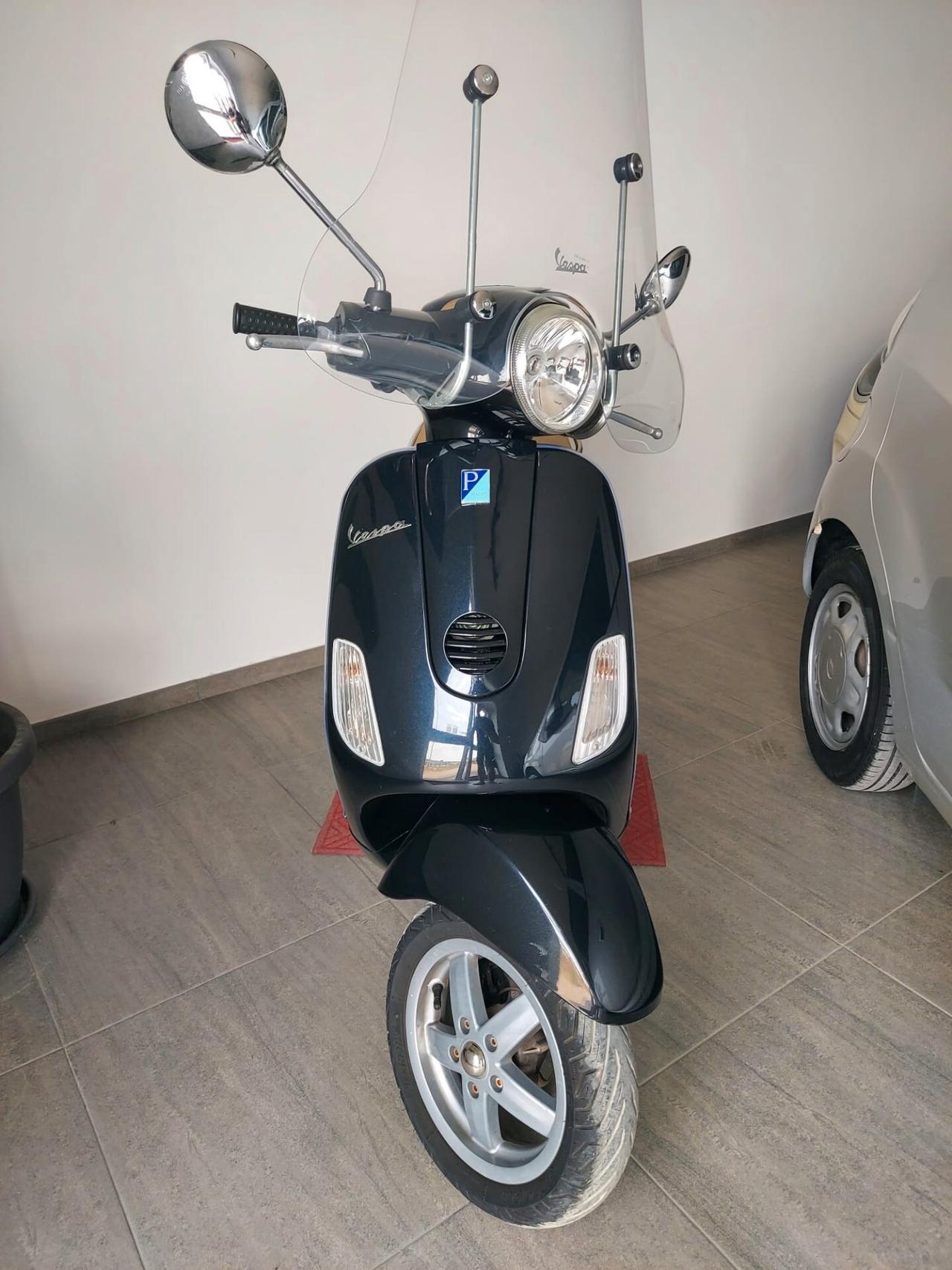 Piaggio Vespa 150 LX