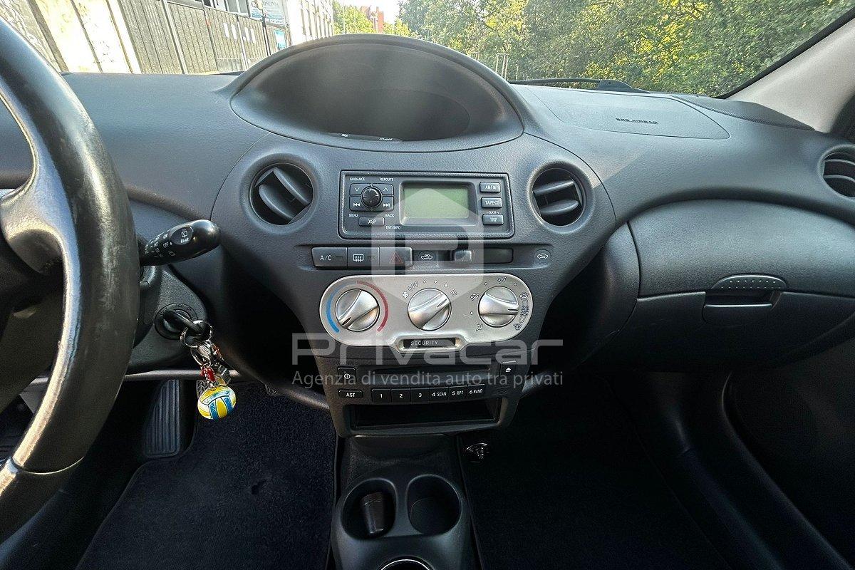 TOYOTA Yaris 1.0i 16V cat 3 porte