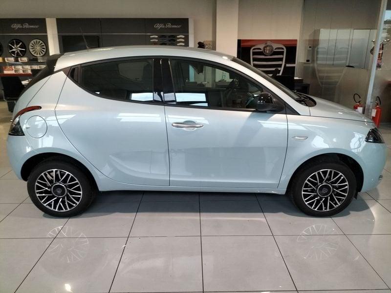 Lancia Ypsilon 1.0 FireFly 5 porte S&S Hybrid Platino