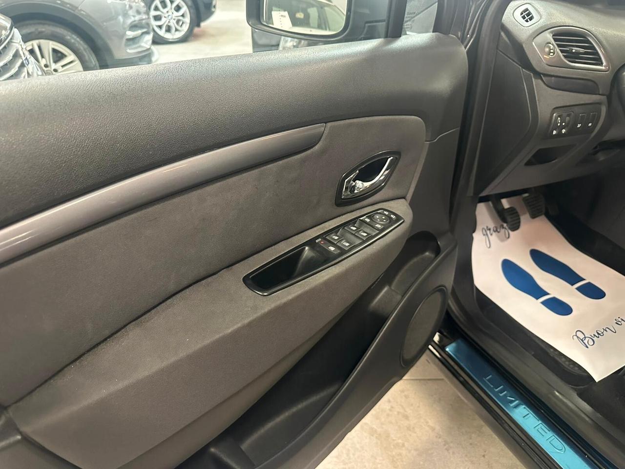 Renault Scenic Scénic XMod dCi 110 CV EDC Limited