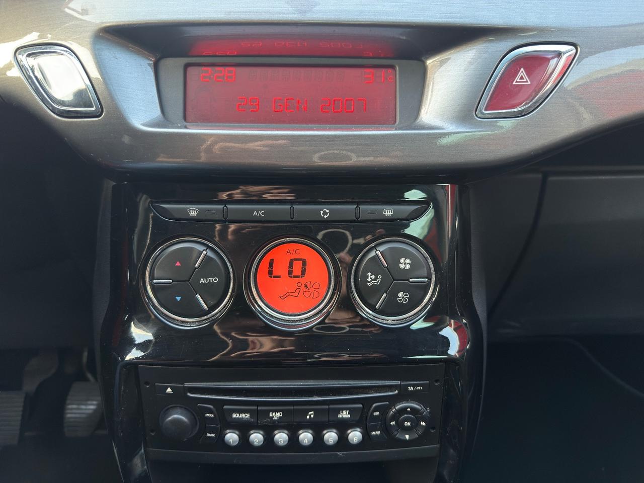 Citroen C3 ADATTA A NEOPATENTATI 1.4 VTi 95 Exclusive
