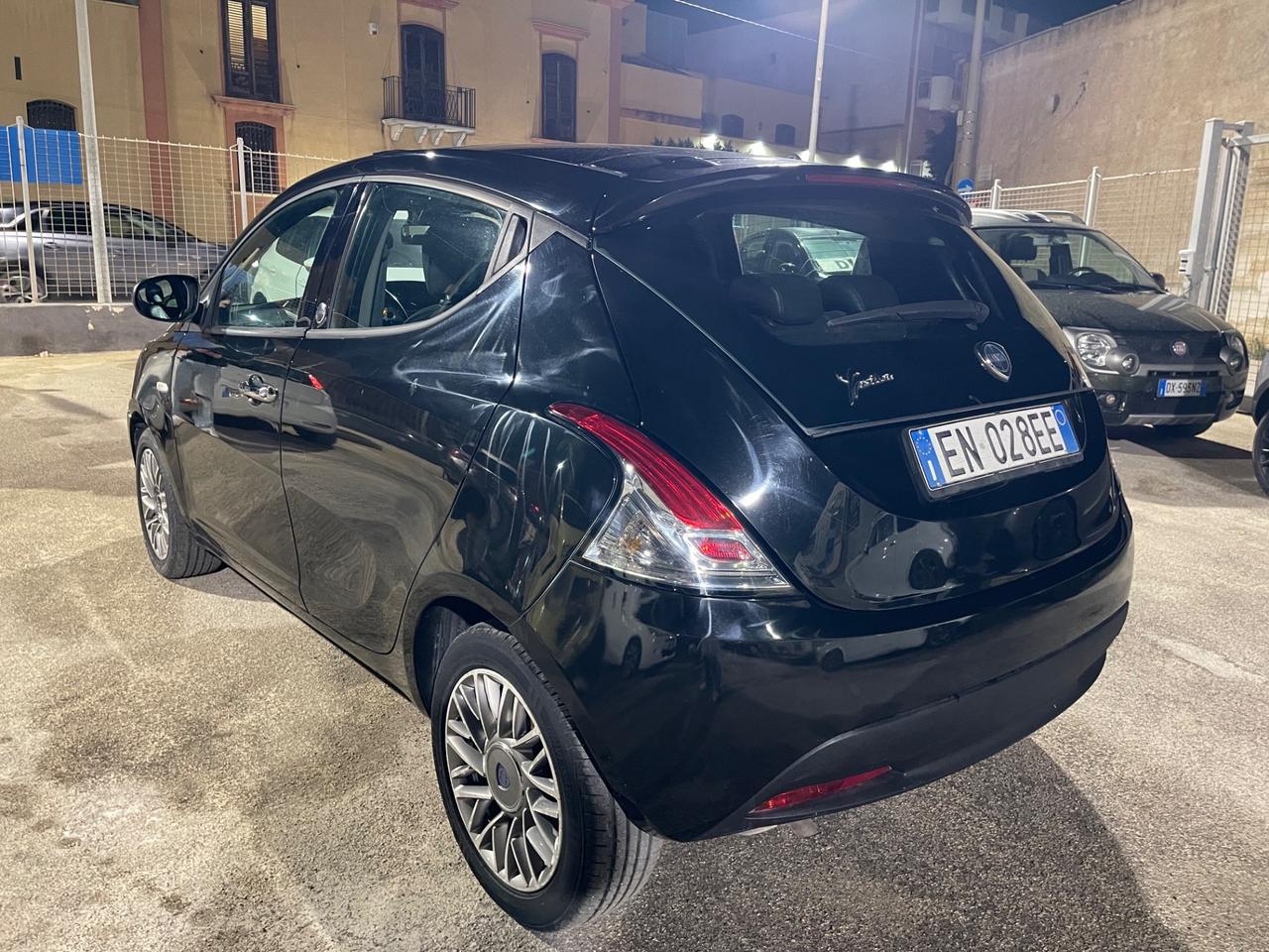 Lancia Ypsilon 1.2 69 CV 5 porte GPL Ecochic Platinum