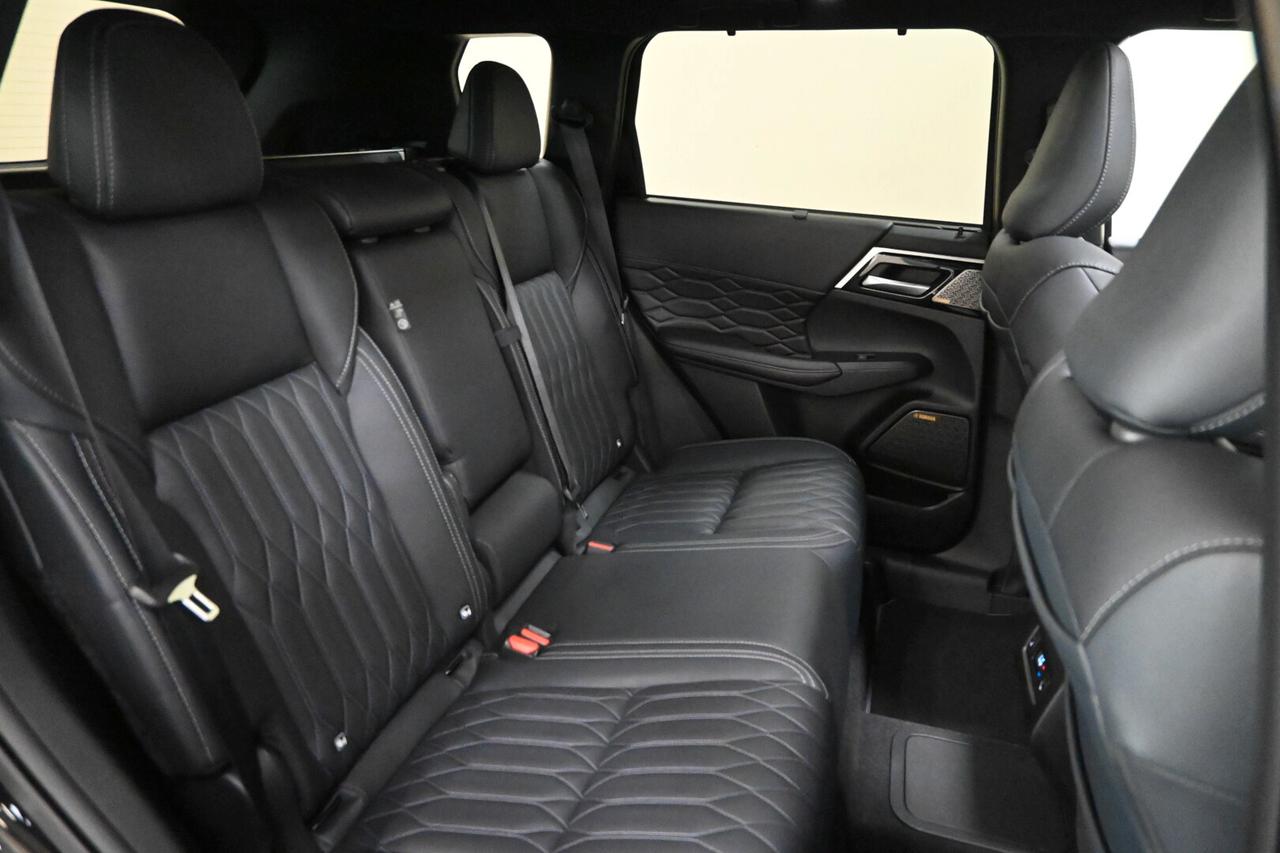 MITSUBISHI Outlander 4ª serie Outlander 2.4L 4...