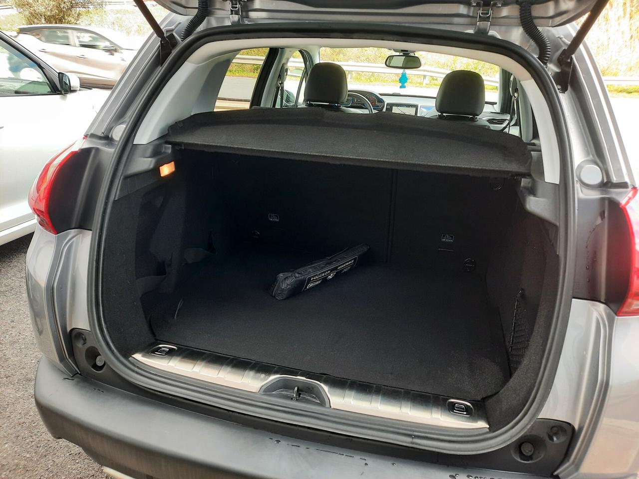 Peugeot 2008 BlueHDi 100 S&S Allure