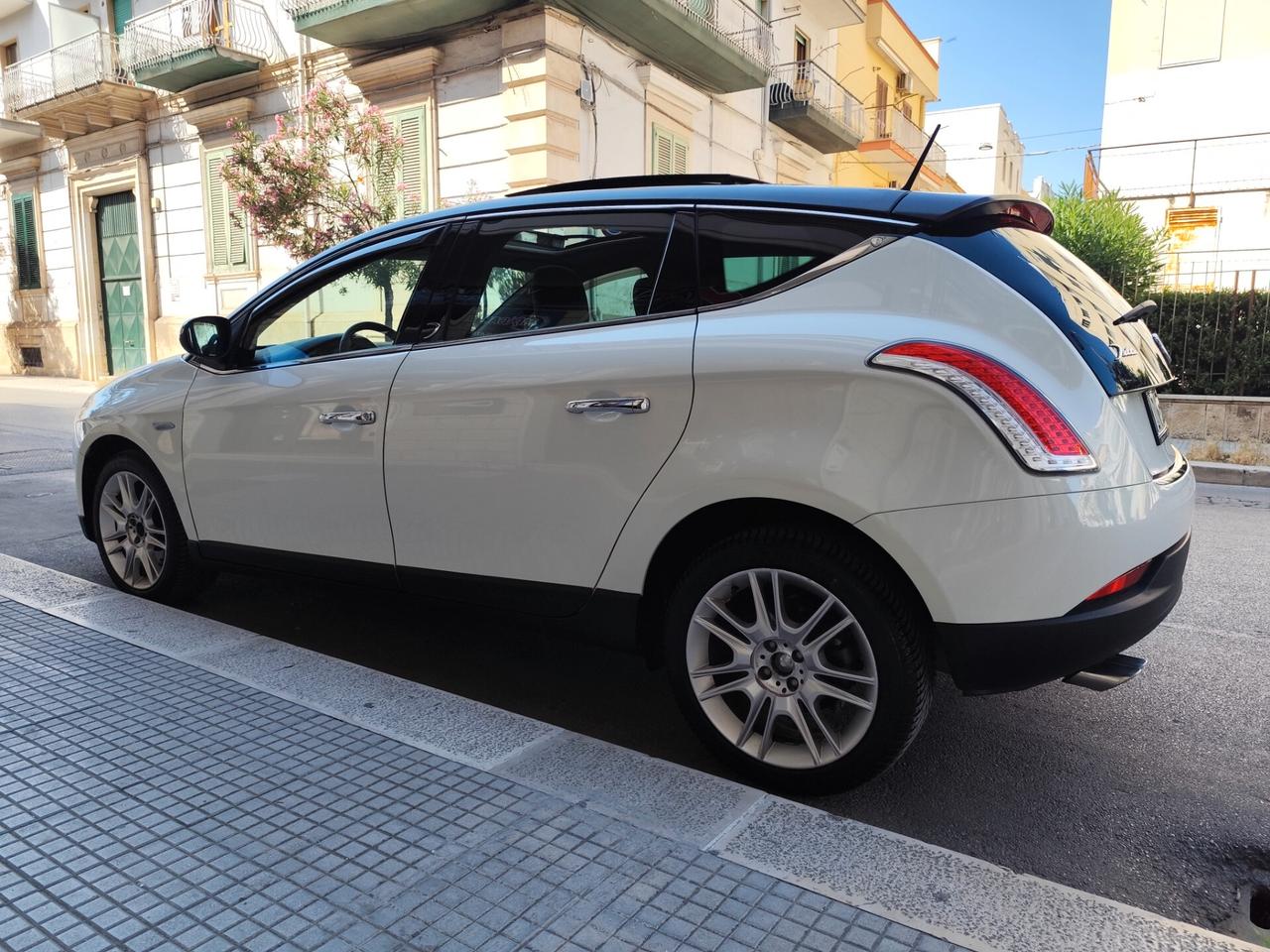 Lancia Delta 2.0 MJT 165CV PLATINO TETTO PELLE