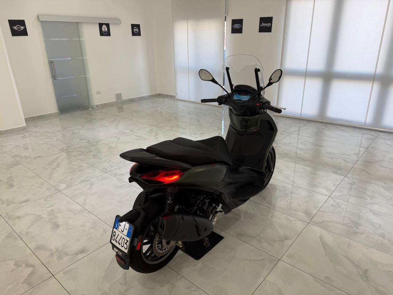 Piaggio Beverly 300 ABS - ASR DEEP BLACK