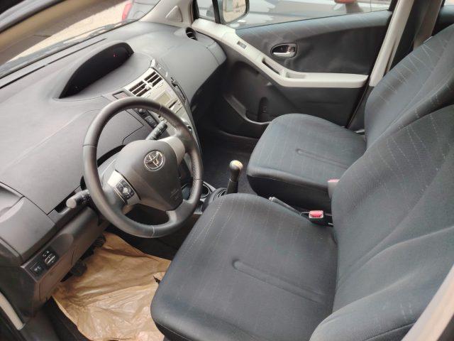 TOYOTA Yaris 1.3 5 porte Navi NEOPATENTATI