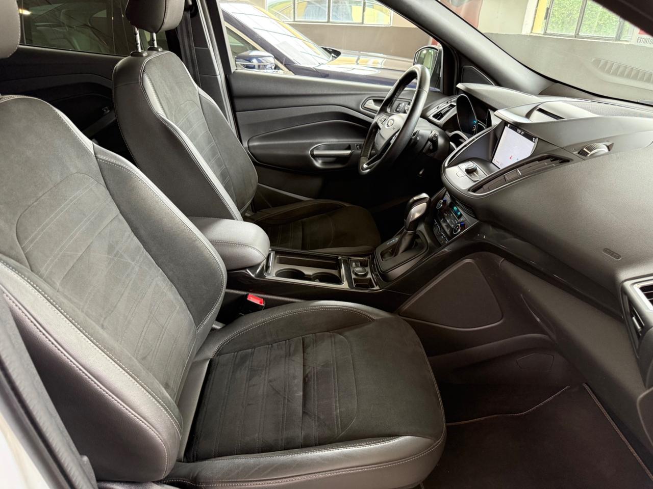 Ford Kuga 1.5 TDCI 120 CV S&S 2WD Powershift ST-Line