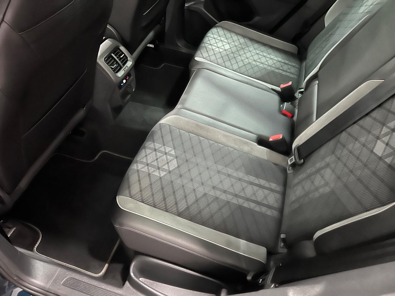Volkswagen Tiguan 2.0 TDI DSG R-Line 4 Motion