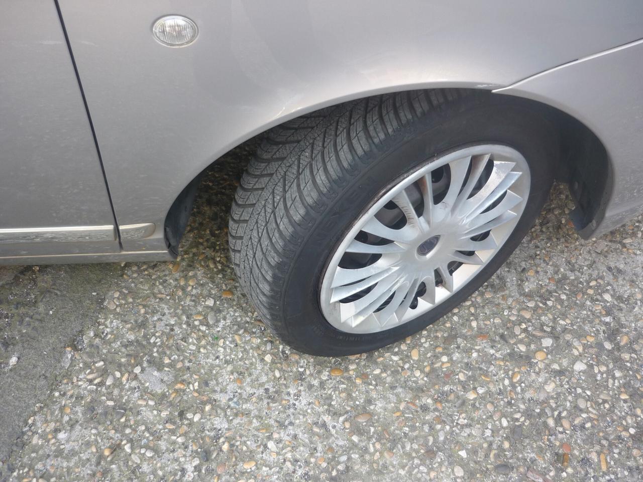 Lancia Ypsilon 1.2 69 CV Diva