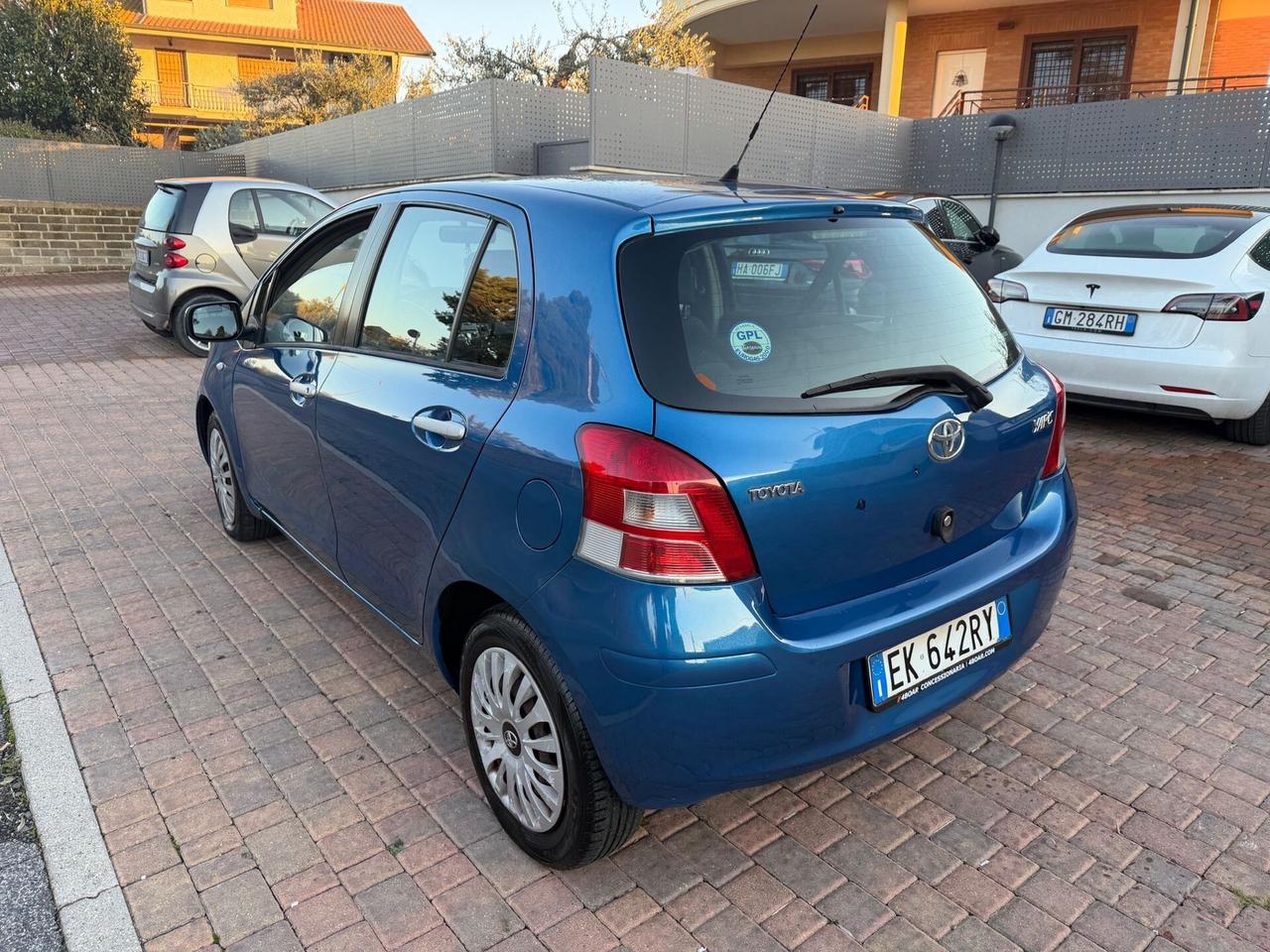 Toyota Yaris 1.0 GPL 5 porte Sol