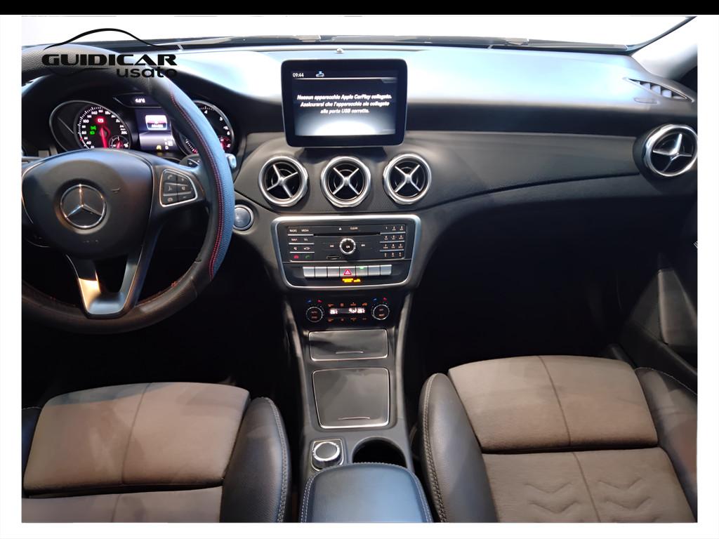 Mercedes-Benz GLA-X156 2017 - GLA 180 d Business auto