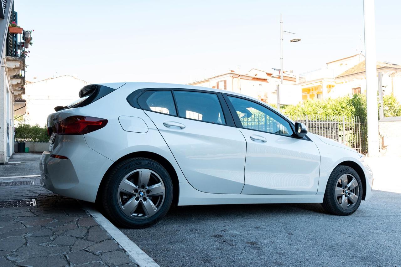 Bmw 116d 5p. 1.5 Advantage 116 CV TETTO