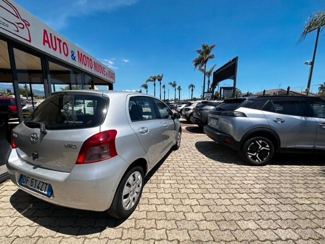 Toyota Yaris 1.0 5 porte Sol