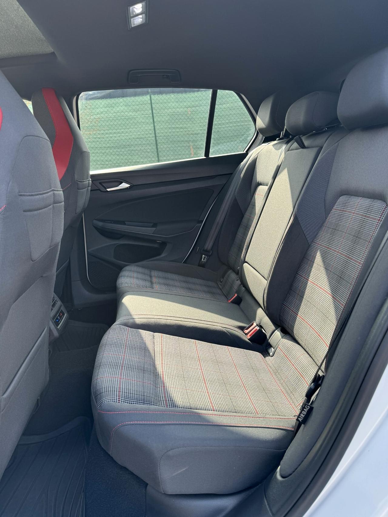 Volkswagen Golf GTI 2.0 TSI DSG