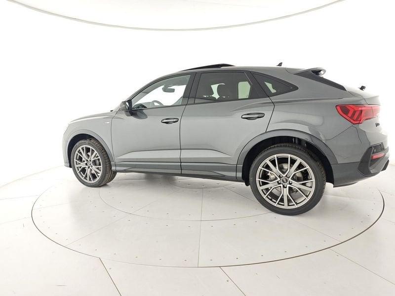 Audi Q3 SPB 40 TDI quattro S tronic Identity Black