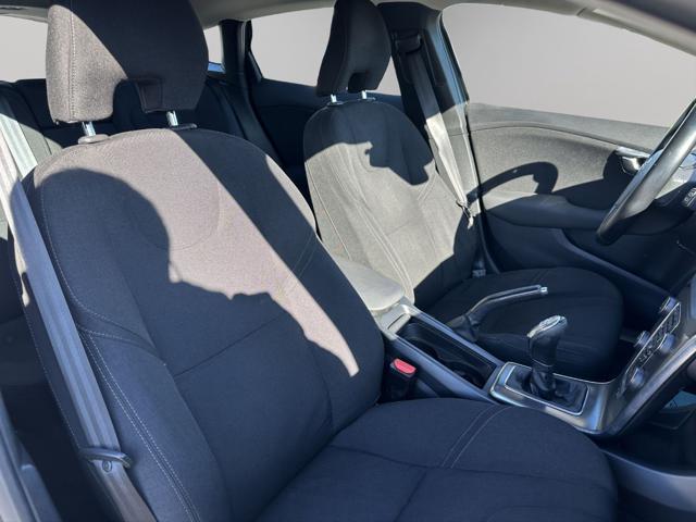 VOLVO V40 D2 1.6 Momentum