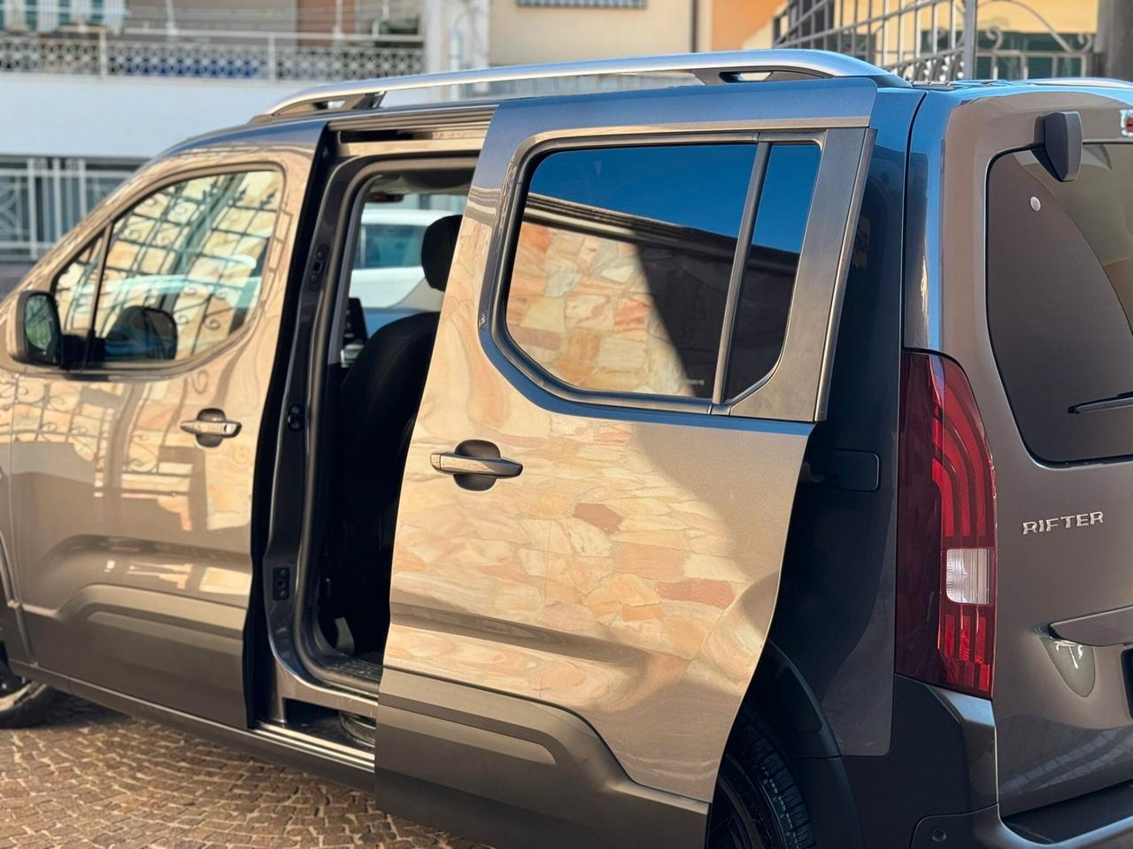 Peugeot Rifter BlueHDi 130 S&S EAT8 GT Line Standard