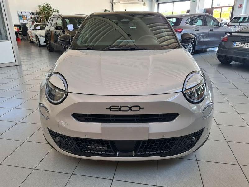 FIAT 600 1.2 Hybrid 145cv Sport Ed Mil Cort 26