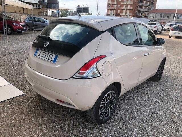 Lancia Ypsilon 1.2 69 CV 5 porte S&S Gold