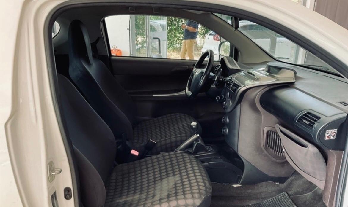 Toyota iQ 1.0