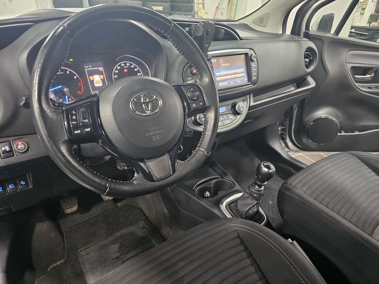 NUOVA TOYOTA YARIS 1.5 BENZ/GPL 110CV LOUNGE 2WD - IMPIANTO GPL BRC SCADENZA 2033