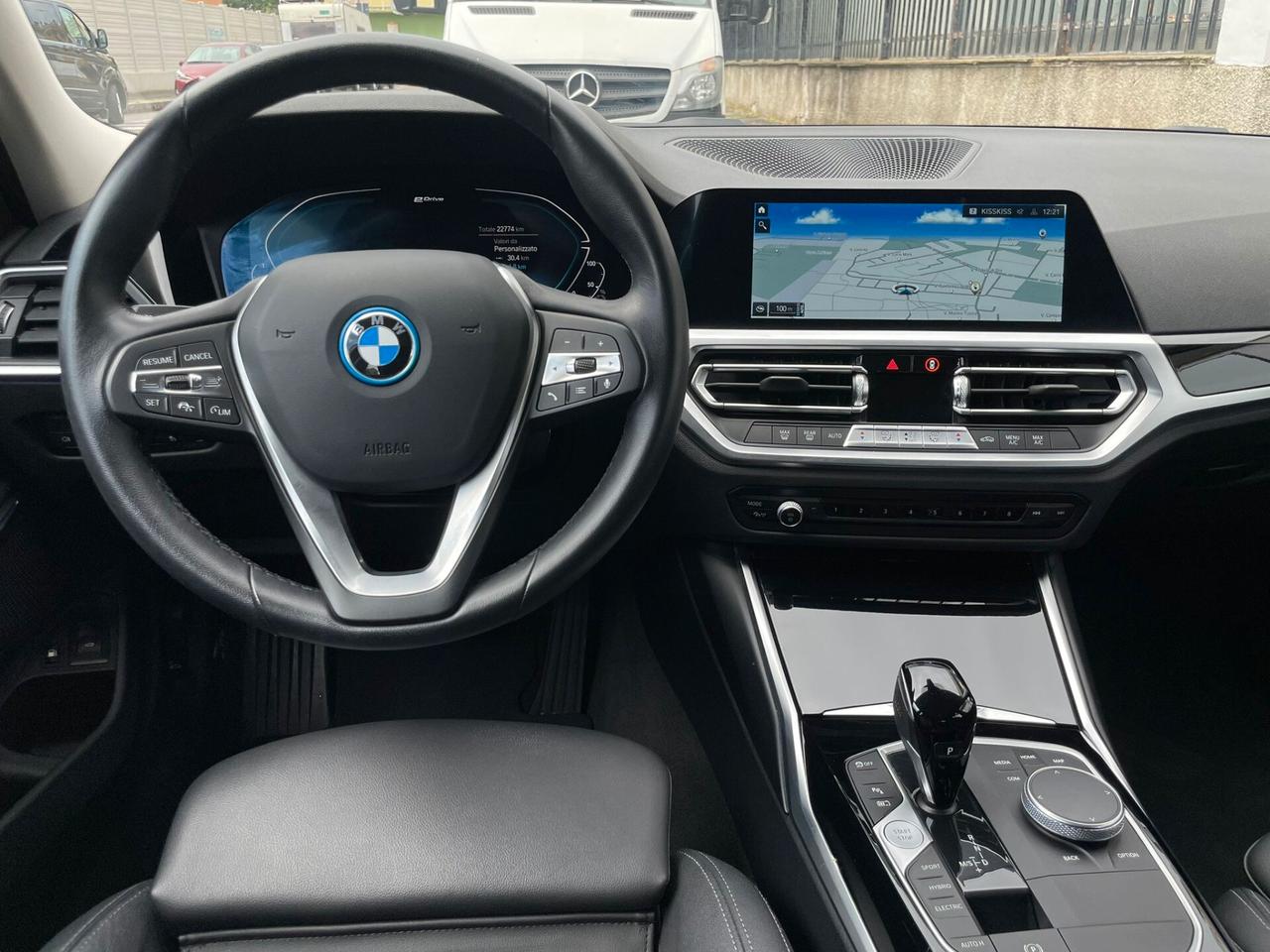 BMW 320 e Plug-in Hybrid Touring Sport AUT/NAV/CAMERA/LED