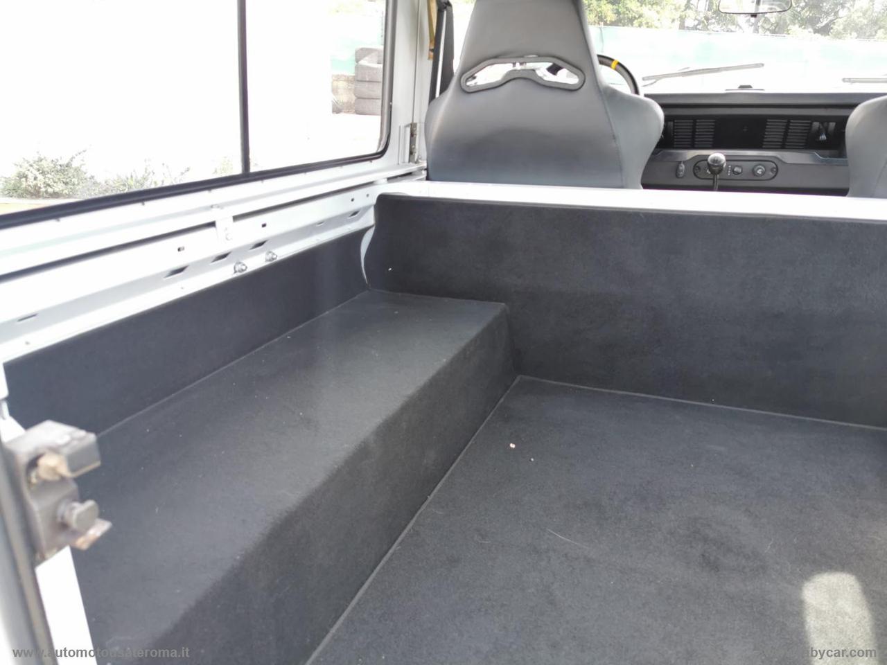 LAND ROVER Defender 90 2.5 Td5 Soft-Top