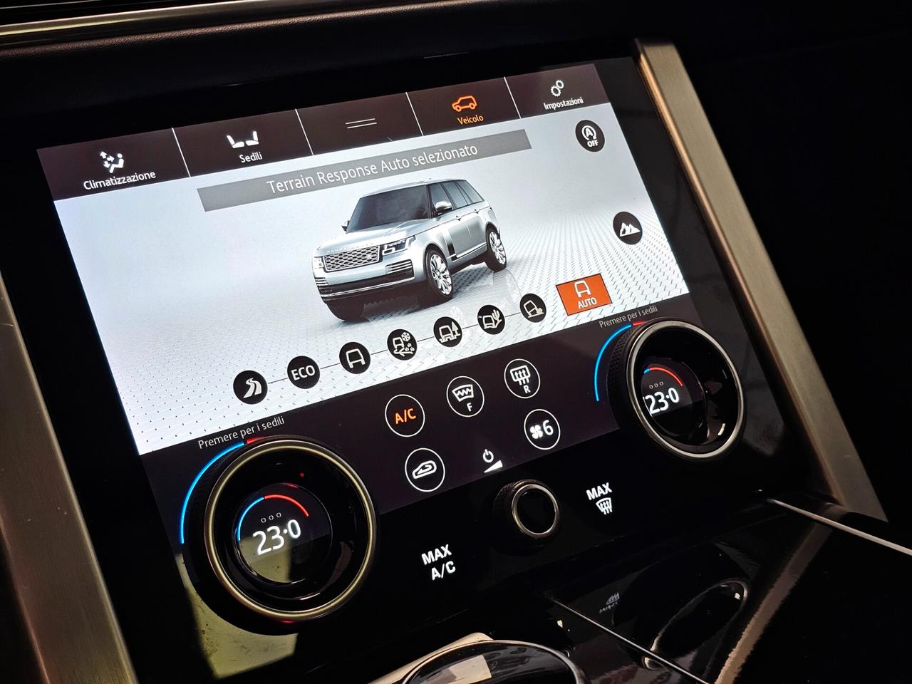 Land Rover Range VOGUE P400E LWB 2.0