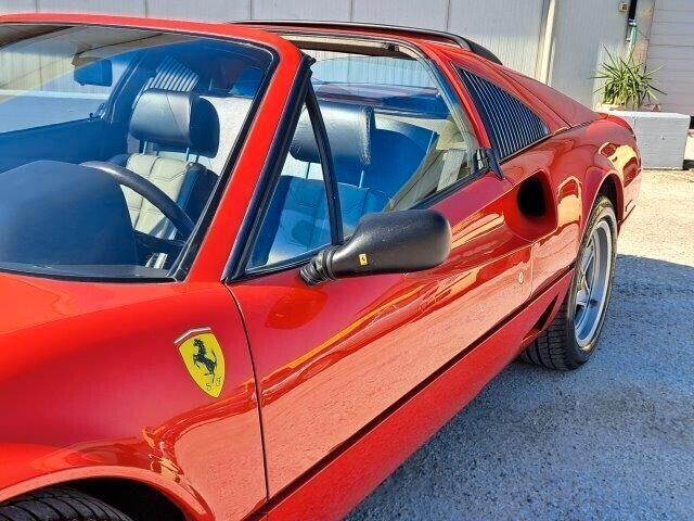 Ferrari 208 GTS TURBO -ASI-
