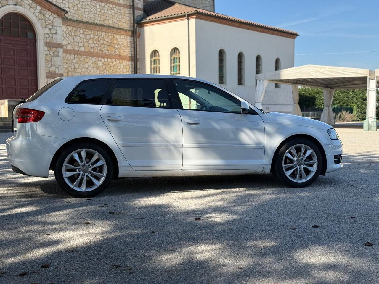 Audi A3 SPB 1.6 TDI 105 CV CR Ambition